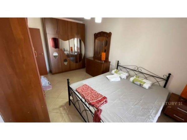 Tirane, jepet me qera apartament 1+1 Kati 6, 62 m² 500 Euro (Komuna e Parisit)