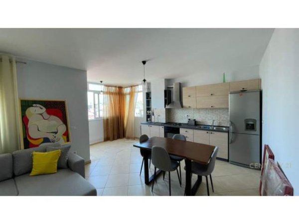 Tirane, jepet me qera apartament 1+1 Kati 6, 62 m² 500 Euro (Komuna e Parisit)