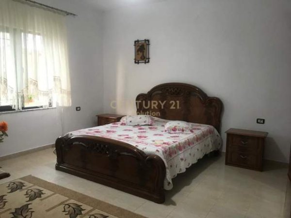 Tirane, jepet me qera apartament 2+1 Kati 2, 137 m² 300 Euro (Astiri)