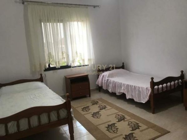 Tirane, jepet me qera apartament 2+1 Kati 2, 137 m² 300 Euro (Astiri)