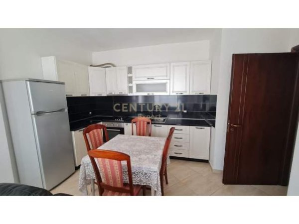 Tirane, jepet me qera apartament 1+1 Kati 1, 60 m² 350  (Tregu Elektrik)