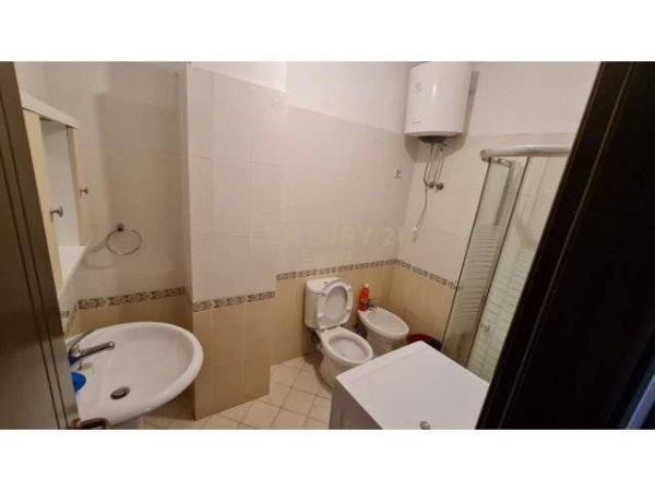 Tirane, jepet me qera apartament 1+1 Kati 1, 60 m² 350  (Tregu Elektrik)