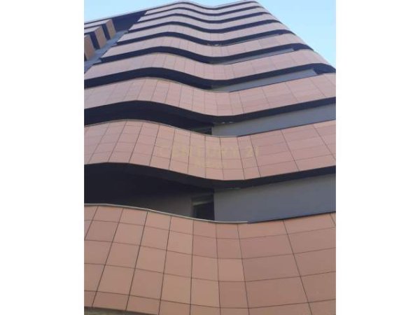 Tirane, jepet me qera Godine 5 kateshe, 175 m² 1.500 Euro (Siri Kodra)