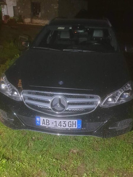 Shqiperi, shes Mercedes-Benz E klasse 220 cdi Bluetec,7 vendesh, 7 marrshe atumatik,formula 1 gir Viti 2014, 11500 Euro, i sapo targuar dhe me letra p