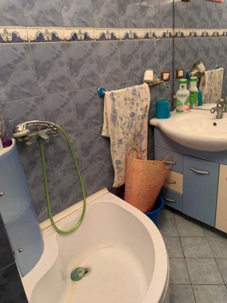 Tirane, jepet me qera apartament 2+1+BLK Kati 6, 90 m² 40.000 Leke (Pallatet Agimi)