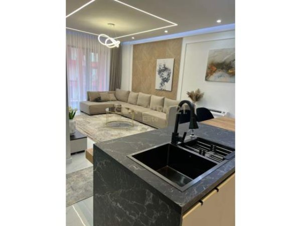 Shes apartament 2+1 me mobilim luksoz te Kompleksi Arlis, Kati 6, 112 m² 177.000 Euro (Farmacia 10)
