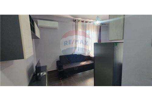 Tirane, jepet me qera apartament 1+1+BLK Kati 8, 60 m² 350 Euro (Rruga e Elbasanit)