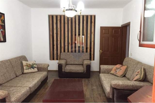 Tirane, jepet me qera apartament 1+1+A+BLK Kati 3, 61 m² 350 Euro (Libri Universitar)