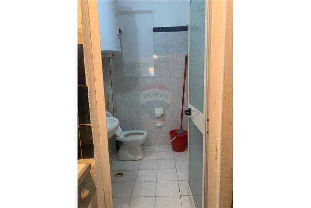 Tirane, jepet me qera apartament 1+1+A+BLK Kati 3, 61 m² 350 Euro (Libri Universitar)