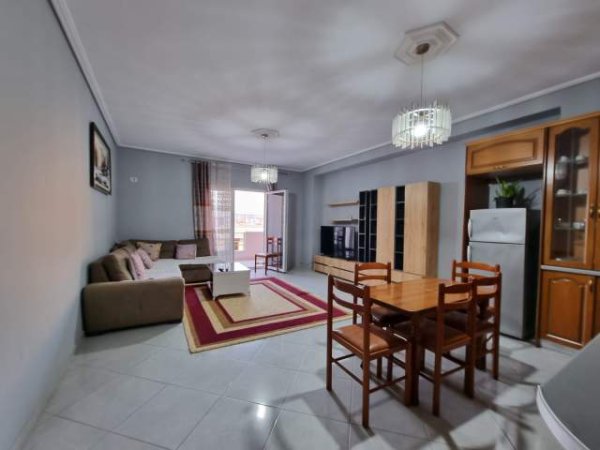 Tirane, jepet me qera apartament 2+1+BLK Kati 4, 110 m² 300 Euro (Unaza e re)