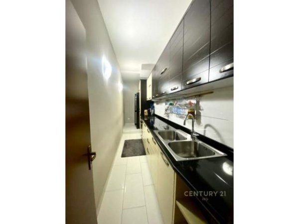 Tirane, jepet me qera apartament 3+1+BLK Kati 4, 130 m² 800 Euro (Rrugen Hajdar Hidi)