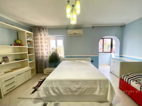 Tirane, jepet me qera apartament 3+1+BLK Kati 4, 130 m² 800 Euro (Rrugen Hajdar Hidi)