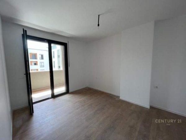 Tirane, jepet me qera apartament 1+1 Kati 9, 66 m² 400 Euro (prane Spitalit Nene Tereza)