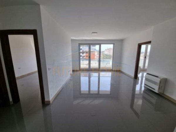 Tirane, jepet me qera ambjent biznesi Kati 5, 110 m² 1.300 Euro (Nente Kateshet)