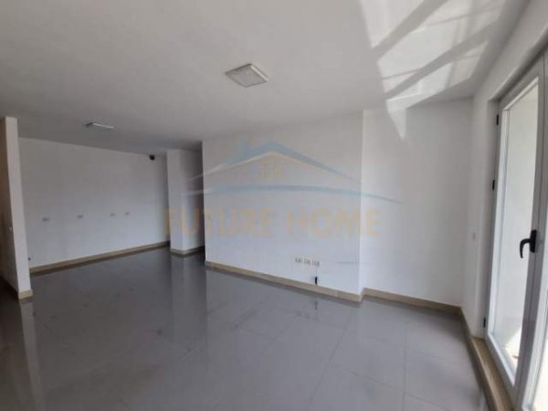 Tirane, jepet me qera ambjent biznesi Kati 5, 110 m² 1.300 Euro (Nente Kateshet)