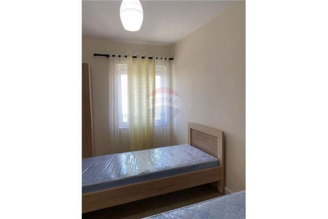 Tirane, jepet me qera apartament 2+1 Kati 7, 99 m² 420 Euro (Laprak)