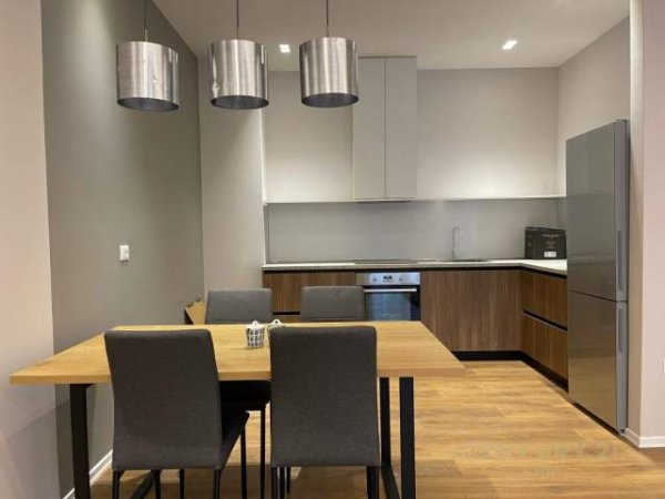 Tirane, jepet me qera apartament 2+1 Kati 8, 121 m² 1.000 Euro (Kompleksi Delijorgji)