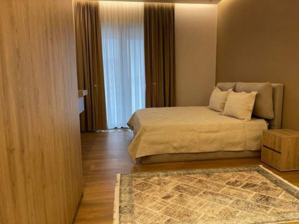 Tirane, jepet me qera apartament 2+1 Kati 8, 121 m² 1.000 Euro (Kompleksi Delijorgji)
