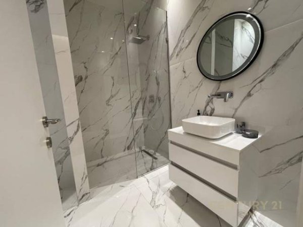 Tirane, jepet me qera apartament 2+1 Kati 8, 121 m² 1.000 Euro (Kompleksi Delijorgji)