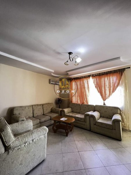 Tirane, jepet me qera apartament 2+1+BLK Kati 9, 105 m² 450 Euro (Rruga e Barrikadave)