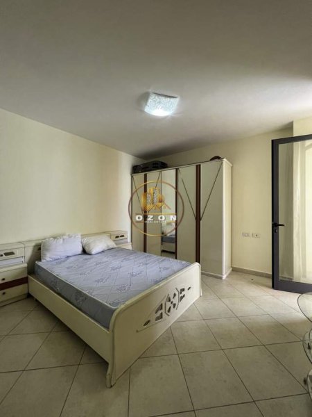 Tirane, jepet me qera apartament 2+1+BLK Kati 9, 105 m² 450 Euro (Rruga e Barrikadave)