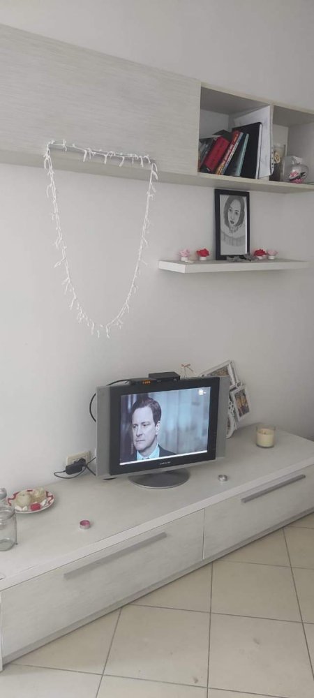 Tirane, jepet me qera apartament 1+1+BLK Kati 3, 270 Euro (xhanfize keko)