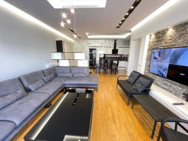 Tirane, jepet me qera apartament 2+1+BLK 116 m² 1.300 Euro (Selite)