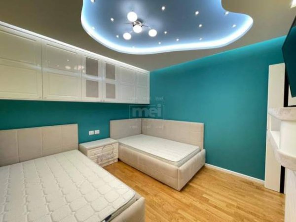 Tirane, jepet me qera apartament 2+1+BLK 116 m² 1.300 Euro (Selite)