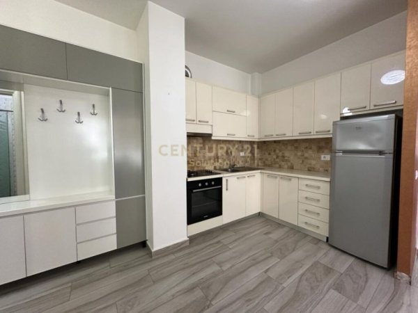 JEPET ME QIRA APARTAMENT 2+1+2, TEK KOMPLEKSI KIKA 2