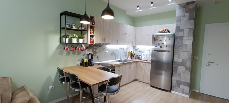 Shitet Apartament  - ( Bulevardi Ri)