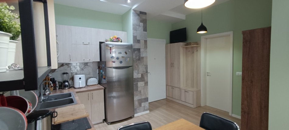 Shitet Apartament  - ( Bulevardi Ri)