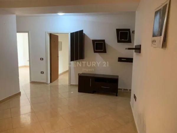 SHESIM APARTAMENT 2+1 NE QENDER,TE PIAZZA.