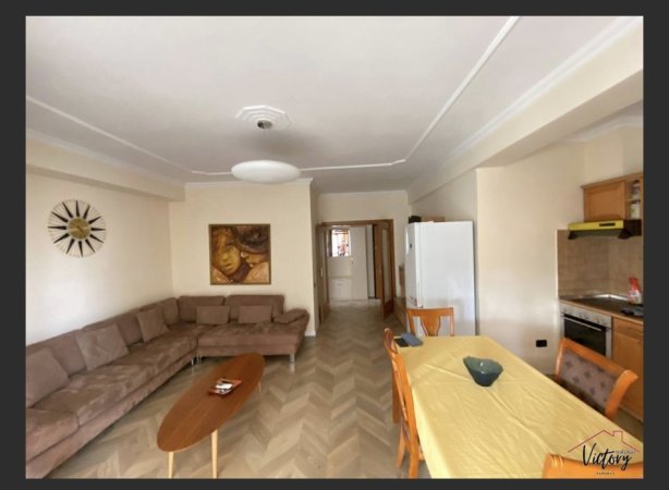 APARTAMENT 3+1+STUDIO PER QIRA TEK ISH EKSPOZITA