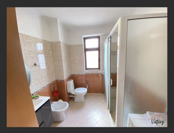 APARTAMENT 3+1+STUDIO PER QIRA TEK ISH EKSPOZITA