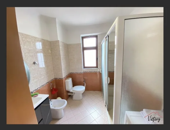 APARTAMENT 3+1+STUDIO PER QIRA TEK ISH EKSPOZITA
