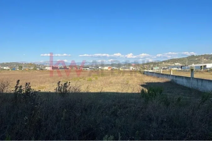 SHITET TOKE  5000 M2   ZONE INDUSTRIALE  "VLASHAJ - MAMINAS"