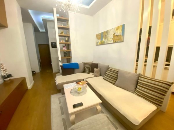 Shitet Apartament 2+1 prane Kompleksit Square 21!!-185000Euro