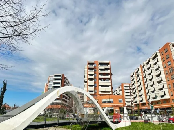 Shitet apartament 2+1+2 Delijorgji
