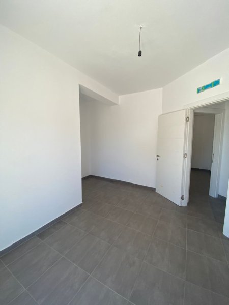 SHITET APARTAMENT 3+1+2+VERANDA 40M2 TE PERLA, GJIRI LALEZIT