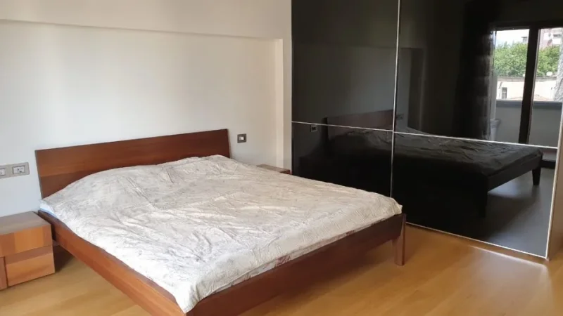 Apartament me Qira rruga Gjon Pali i ll 1300€ ne muja 2+1+2
