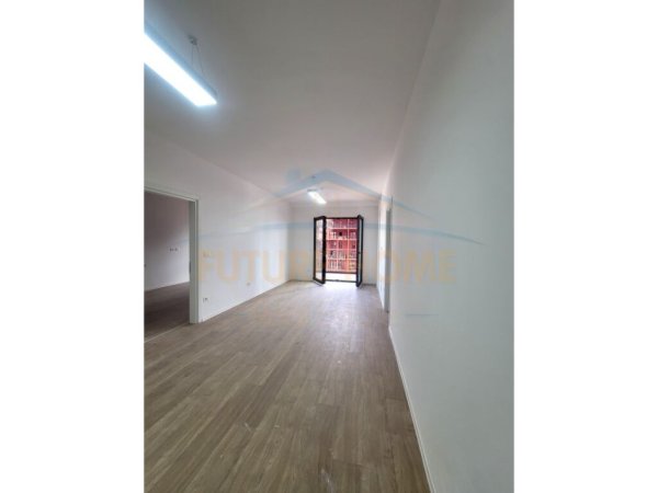 Qera, Apartament 2+1+Post Parkimi, Për Zyra, Rruga e Kavajës