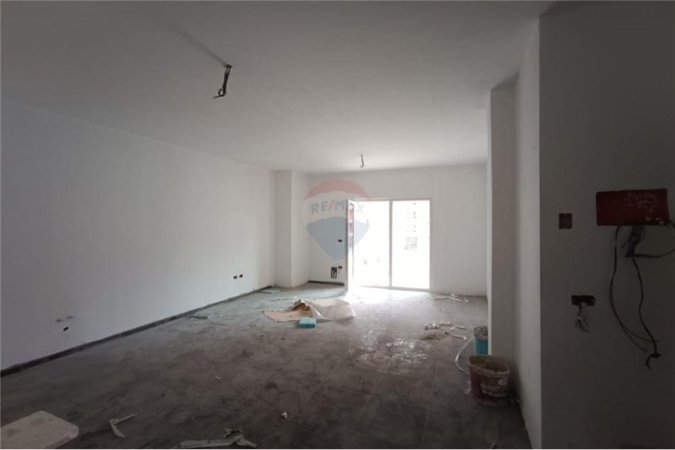 Apartament - Në Shitje - Zogu i Zi - Zoja e Këshillit të Mirë, Shqipëri
Apartament 1+1 ne shitje tek Kompleksi Aura