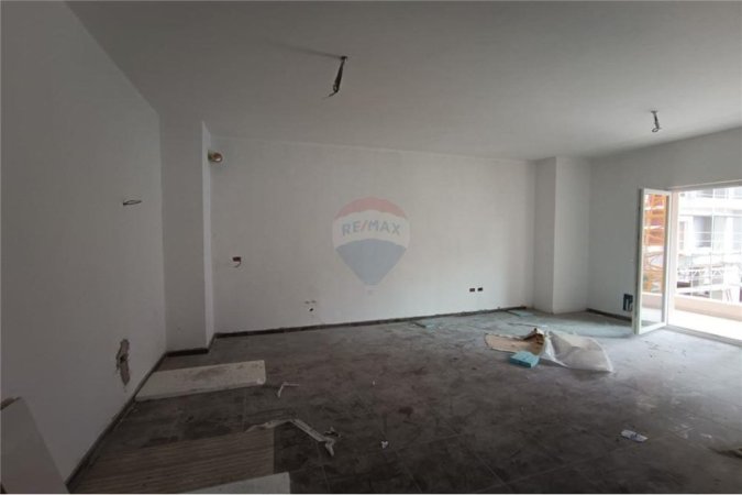 Apartament - Në Shitje - Zogu i Zi - Zoja e Këshillit të Mirë, Shqipëri
Apartament 1+1 ne shitje tek Kompleksi Aura