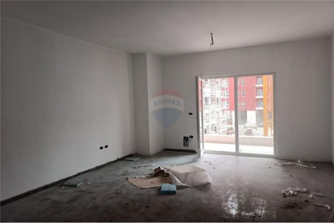 Apartament - Në Shitje - Zogu i Zi - Zoja e Këshillit të Mirë, Shqipëri
Apartament 1+1 ne shitje tek Kompleksi Aura