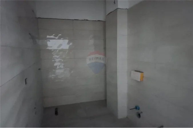 Apartament - Në Shitje - Zogu i Zi - Zoja e Këshillit të Mirë, Shqipëri
Apartament 1+1 ne shitje tek Kompleksi Aura