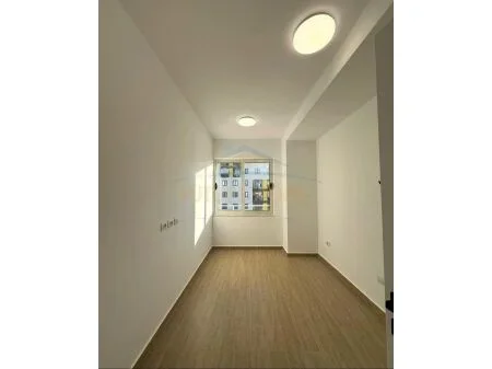 Apartament 3+1+2 për Shitje në Bulevardi e Ri, Tiranë. AREA38901
