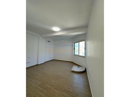 Apartament 3+1+2 për Shitje në Bulevardi e Ri, Tiranë. AREA38901