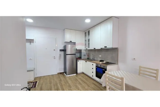 Apartament - Me Qira - Liceu Artistik - Drejtoria e Higjenës, Shqipëri
Jepet me qira apartament 2+1 te Higjena.