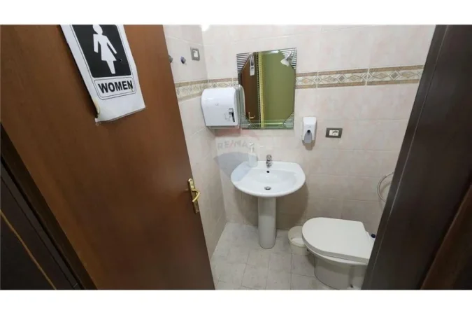 Zyrë - Me Qira - Bllok, Shqipëri
Zyra per qira ne Bllok