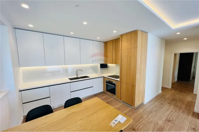 Apartament - Me Qira - Liqeni i Thatë, Shqipëri
Jepet me qira apartament 2+1+post parkimi